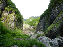 突然谷が開ける