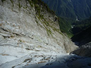 下部を見下ろす