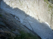 雪渓の巻き途中にて