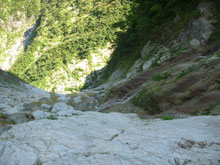 最下段落ち口を見下ろす